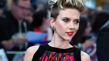FOTO Scarlett Johansson, una supereroina a Londra