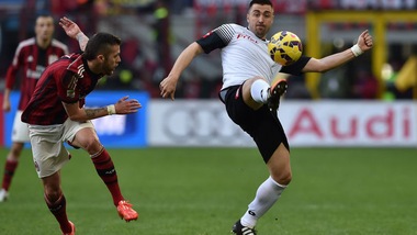 Cesena, Capelli in gruppo: personalizzato Mudingayi