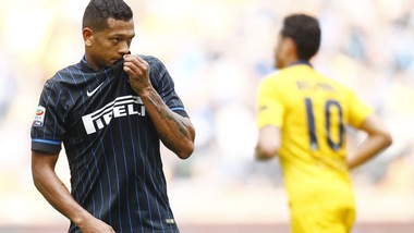 Inter, fermo Guarin: attacco di gastrite