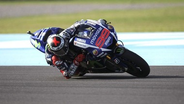 MotoGP, Lorenzo vola nelle libere. Marquez insegue a Jerez