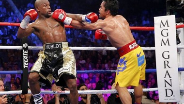 FOTO Mayweather batte Pacquiao ai punti