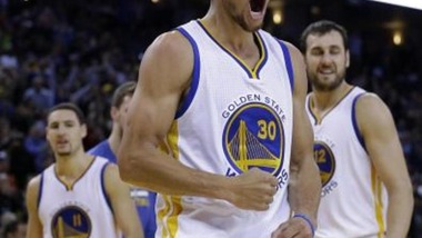Curry sveglia i Warriors, Teague salva Atlanta