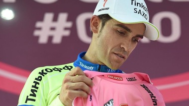 Giro, Contador pronto a partire dopo la caduta di ieri