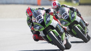 SBK Donington, Sykes domina le terze libere