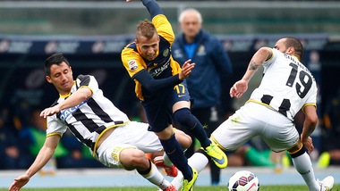 Verona, contro il Parma Lopez o Fernandinho