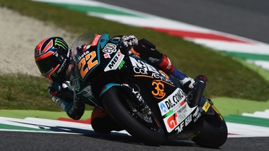 Moto2, Mugello: Pole Lowes, settimo Corsi