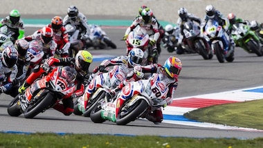 Superbike, Althea Bmw in pista con Torres e Reiterberger