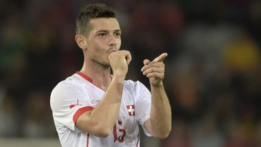 Genoa, Dzemaili il sogno in mezzo