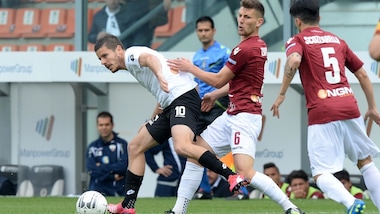 Crotone, pressing su Galli e Zampa