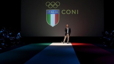 Giorgio Armani presenta la nuova divisa azzurra per le Olimpiadi