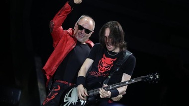 Vasco, l'urlo dei 56mila spazza le polemiche sul prato