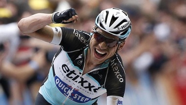 Tour, Martin si prende tappa e maglia gialla