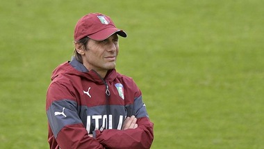 Applausi a Conte in vacanza: «Bravo, continua così»