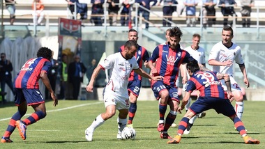 Crotone, torna Paro: contratto annuale