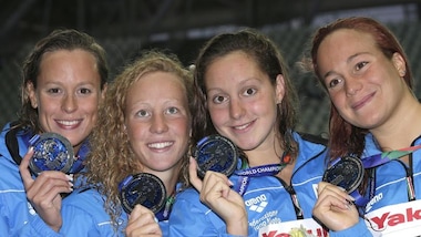 La Pellegrini trascina la 4x200: che argento per l'Italia!