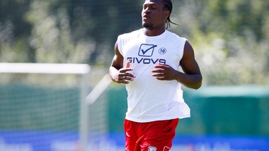 Carpi, Mbakogu salta il Frosinone