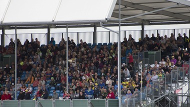 MotoGp, la pioggia ritarda la partenza