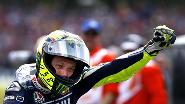 MotoGp, Renzi su twitter: «Strepitoso Rossi»