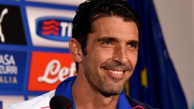 Buffon: «Gol Pellé? Voglio invecchiare tranquillo...»
