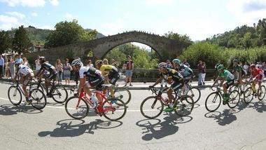 Vuelta, tappa a Rodriguez, Aru ancora leader