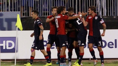 Il Cagliari già vola: poker al Crotone