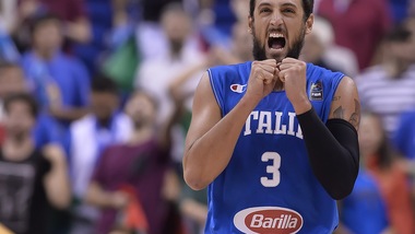 Belinelli infila due canestri assurdi e il telecronista: «Are you kidding me??»