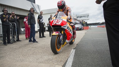 MotoGp, San Marino: Marquez vola nelle libere, Rossi sesto