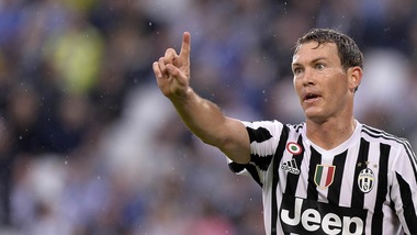 Juventus, i convocati: out Lichtsteiner-Caceres