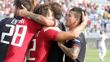 Il Cagliari stende il Latina e vola in testa