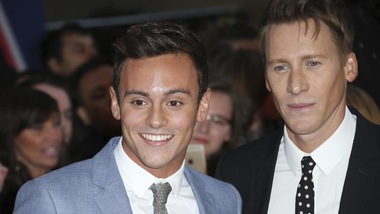 Il campione di tuffi Tom Daley e il compagno presto sposi