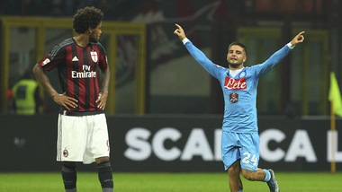 Napoli, Insigne corre verso il gruppo