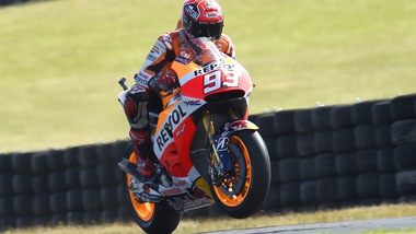 MotoGP Australia: Marquez in pole, Rossi solo settimo