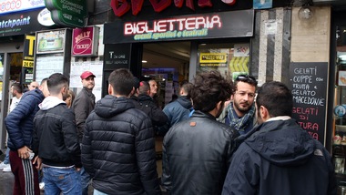 E' già febbre Fiorentina-Roma: in coda per i biglietti al Franchi