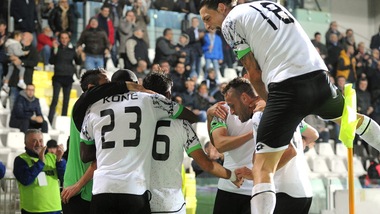 Il Cesena è secondo. Cinquina allo Spezia