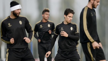 Juve, nel test a Vinovo Hernanes e Dybala gol