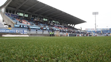 Novara-Pescara, gara sospesa e rinviata per nebbia