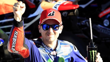 MotoGP Lorenzo conquista una pole che vale il titolo