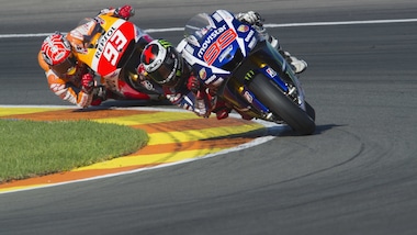 MotoGp, i tifosi spagnoli: «Marquez ha aiutato Lorenzo»