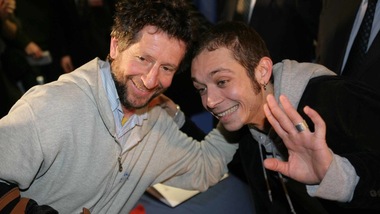 MotoGp, Graziano Rossi: «Marquez ha perso la dignità»