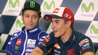 Rossi, "siluro" a Marquez: non venderà più le sue T-shirt