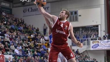 Melli è scatenato: Sassari è notte fonda