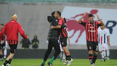 La Serie B in diretta: vola il Crotone, la Salernitana di salva in extremis