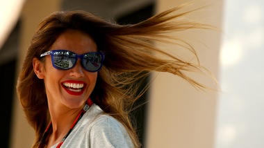 F1, con Alonso la bella Lara illumina il paddock