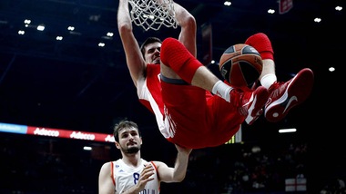 Milano, è riscatto contro l'Efes