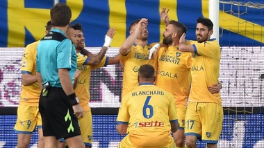 Risultati Serie A: Frosinone-Verona 3-2, Chievo-Udinese 2-3, Genoa-Carpi 1-2