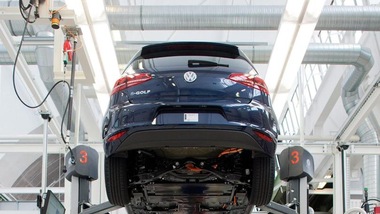 Mercato auto, novembre sprint a +23,5%