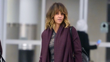 Halle Berry viaggia con Rimowa