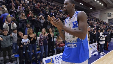 Calvani debutta a Sassari: può eliminare il Maccabi