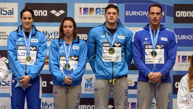 Nuoto, Europei: medaglia d'oro per la staffetta mista azzurra