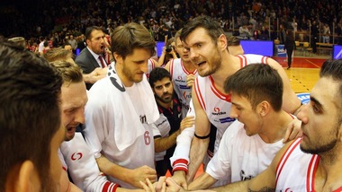 Reggio aggancia Milano: in quattro al comando